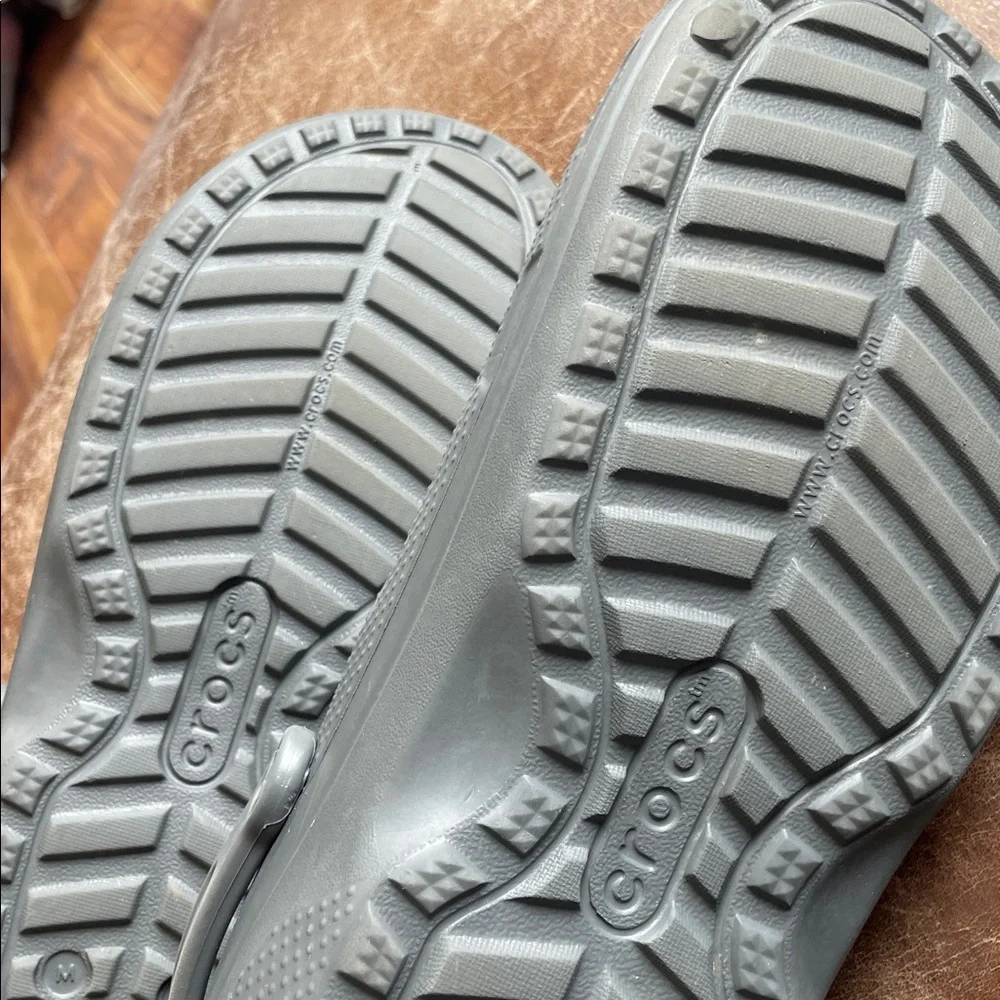 Crocs Men's Gray Dual Comfort Lined Clogs. Good Condition. Size 12.